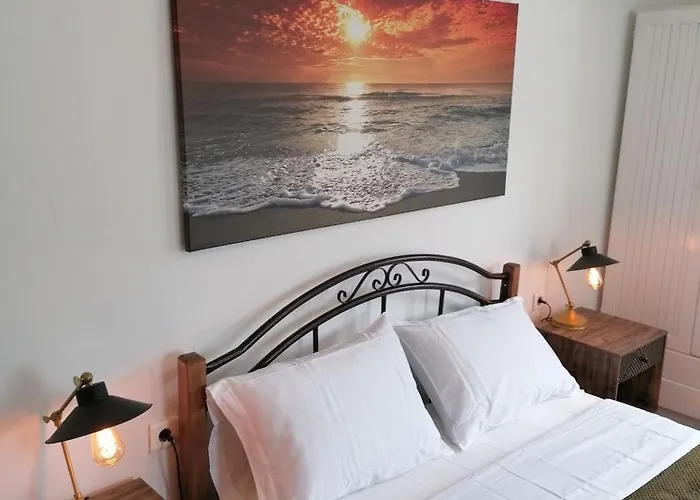 Stephany's Skyline * פארוס